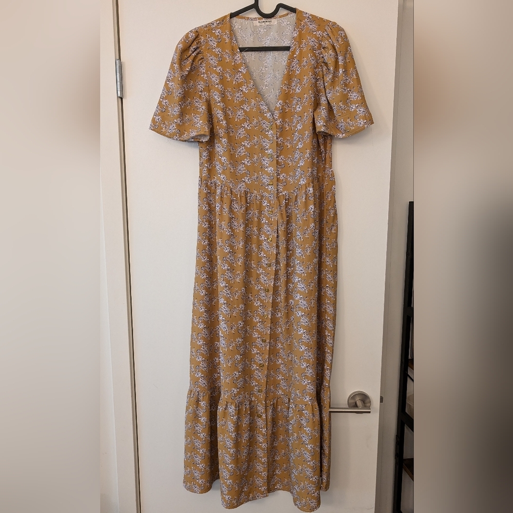 Glamorous Tan and White V-Neck Puff Sleeve Maxi Dress